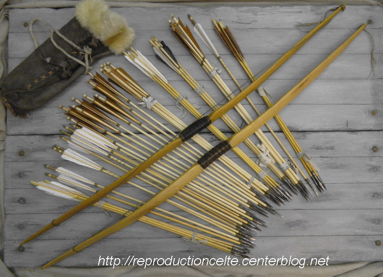 Réglez La Ligne Flèches Médiévales Catapulte Viking En Casque Cornu Et Masse à Gm1362109914 434203893